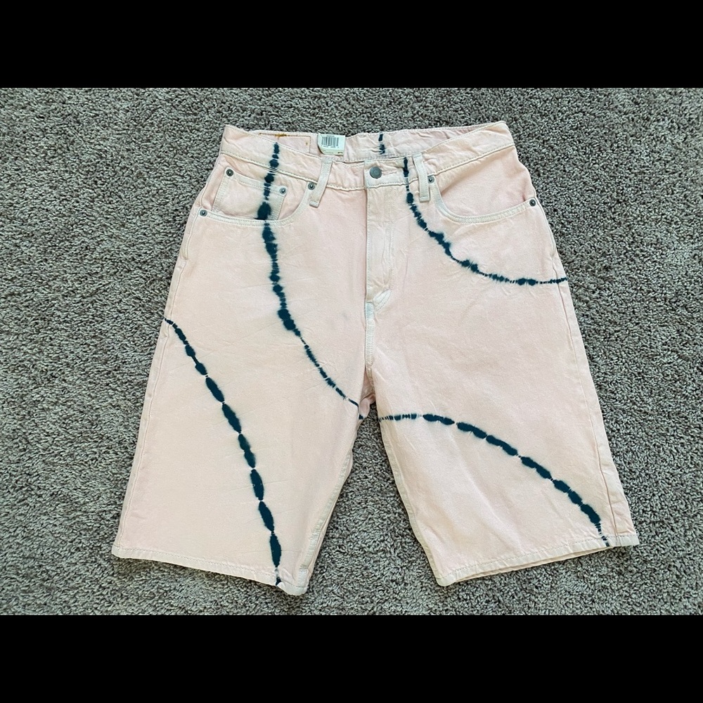 NWT $45 Mens Size 32 Levis Pink Tie Dye 569 Loose Straight Stretch 11" Shorts